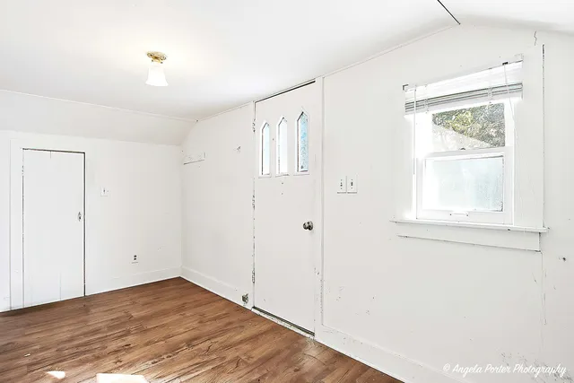 $249,900 | 814 North River Road, McHenry, IL 60051