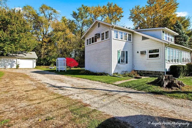 $249,900 | 814 North River Road, McHenry, IL 60051