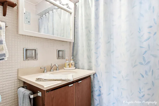 $249,900 | 814 North River Road, McHenry, IL 60051