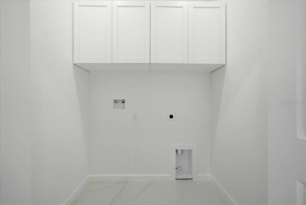 3174 North Sedgewick Road Avon Park, FL 33825 - Photo 10 of 12 a view of cupboard