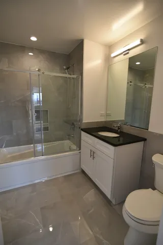 $3,750 | 3833 North Broadway, Unit 512, Chicago, IL 60613