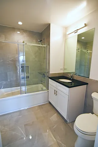 $3,750 | 3833 North Broadway, Unit 512, Chicago, IL 60613