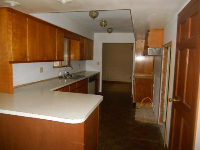 3727 Noe Bixby Road Columbus, OH 43232 - Photo 7 of 14