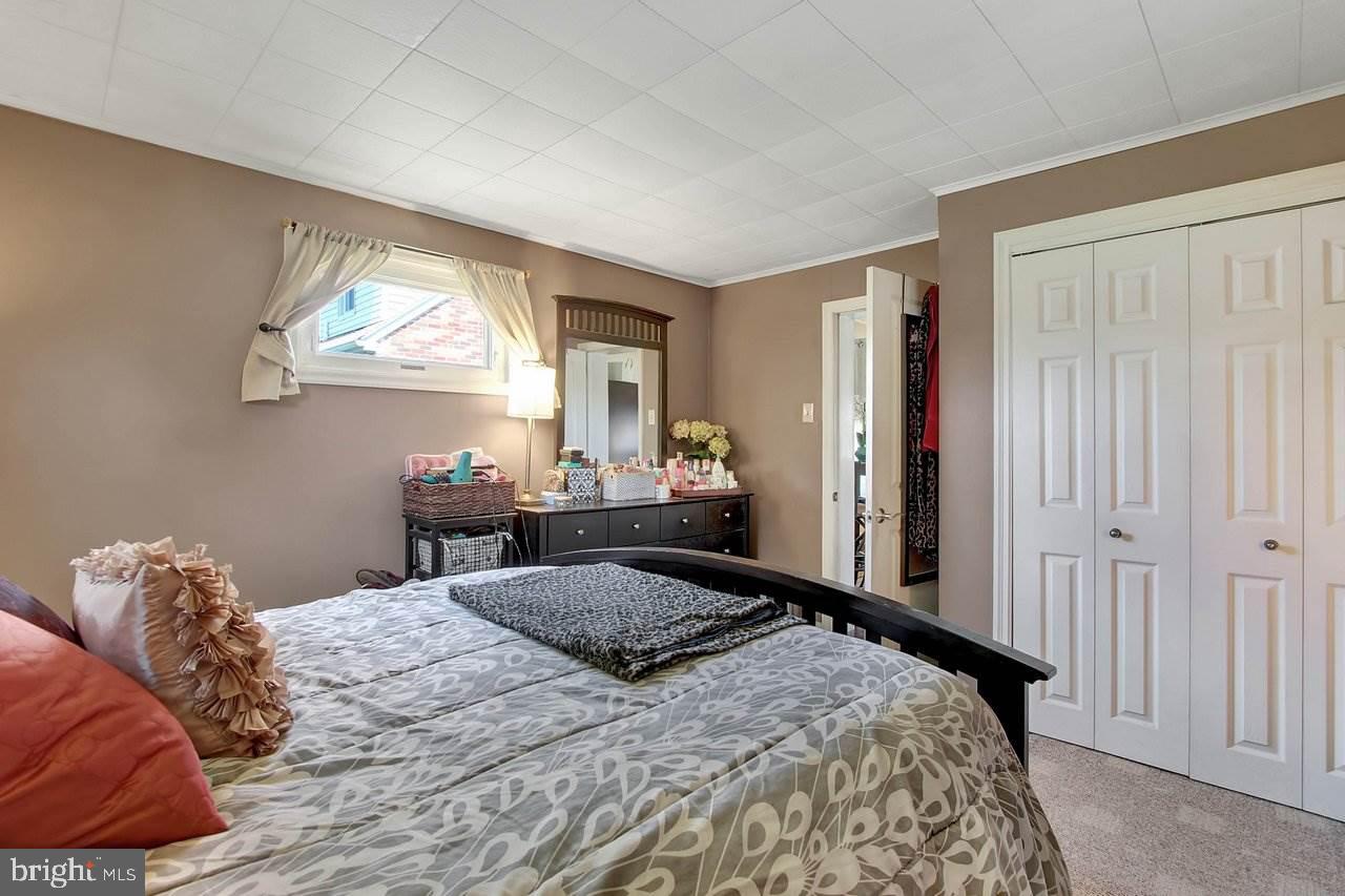 344 Edgewood Road York, PA 17402 - Photo 13 of 25 Gallery Image 13