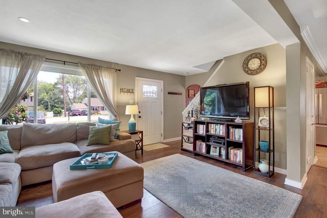 344 Edgewood Road York, PA 17402 - Photo 4 of 25 Gallery Image 4