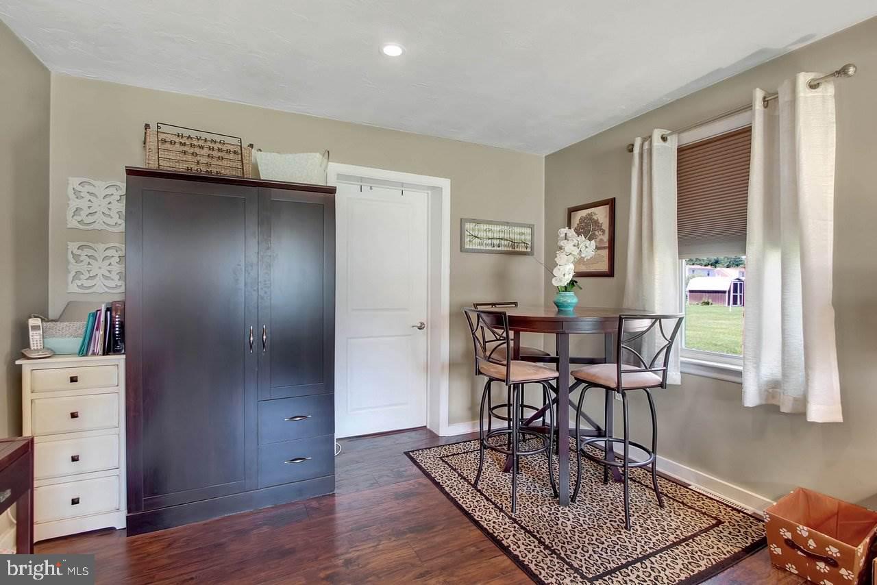 344 Edgewood Road York, PA 17402 - Photo 5 of 25 Gallery Image 5