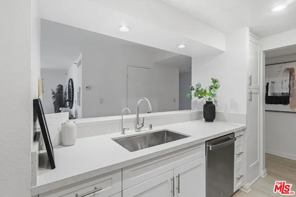 $599,000 | 600 West 9th Street, Unit 513, Los Angeles, CA 90015