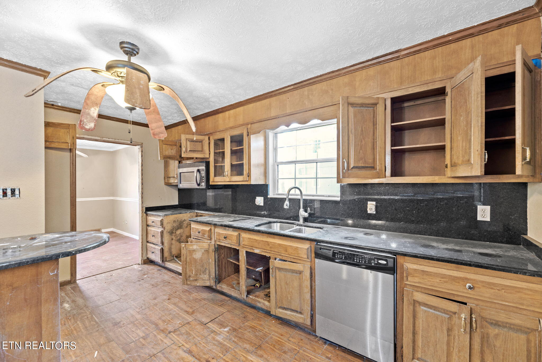 234 Gum Hollow Road Oak Ridge, TN 37830 - Photo 8 of 31 8-web-or-mls-GmHllw234 (27)