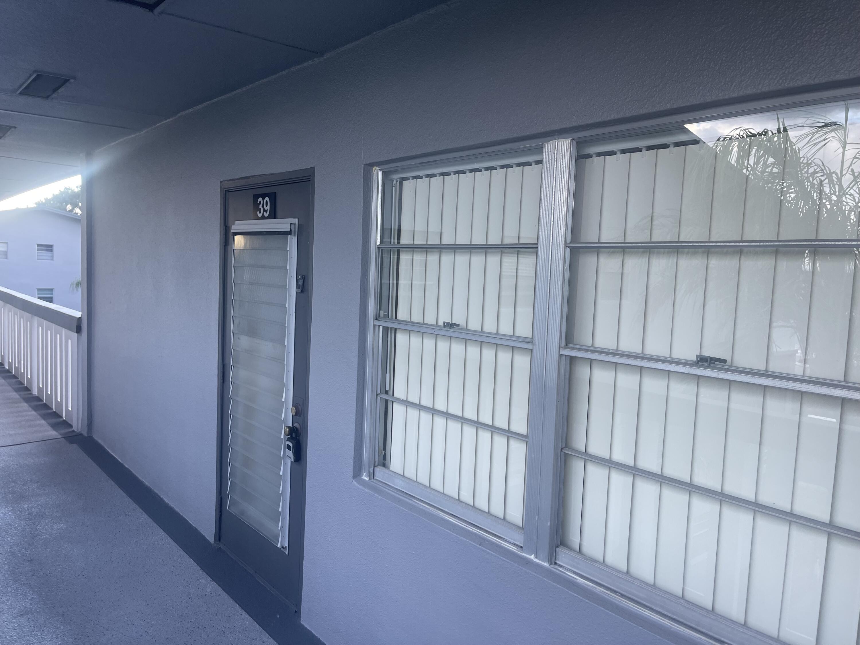 39 Suffolk A Boca Raton, FL 33434 - Photo 2 of 21 IMG_7683