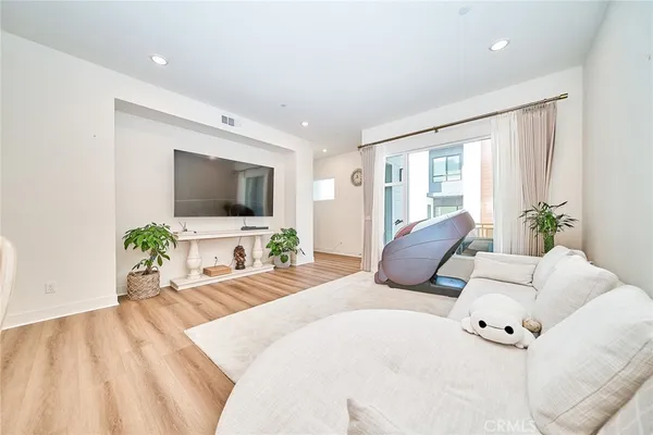 $1,349,000 | 16330 Moonstone Circle, Tustin, CA 92782