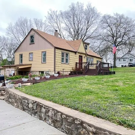 $275,000 | 832 West 30th Street, Independence, MO 64055
