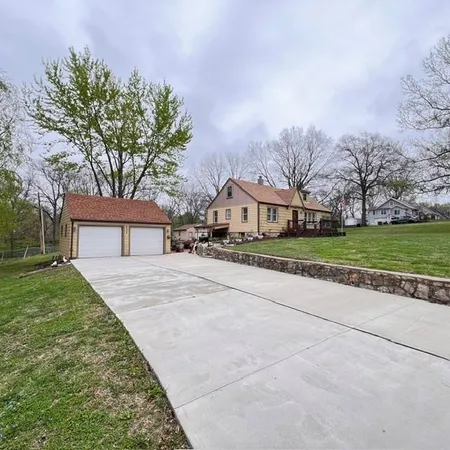 $275,000 | 832 West 30th Street, Independence, MO 64055
