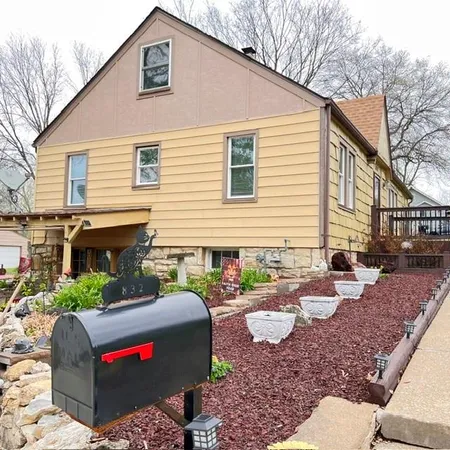 $275,000 | 832 West 30th Street, Independence, MO 64055