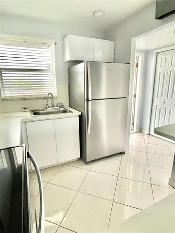 $1,400 | 8280 Sunrise Lakes Boulevard, Unit 307, Sunrise, FL 33322