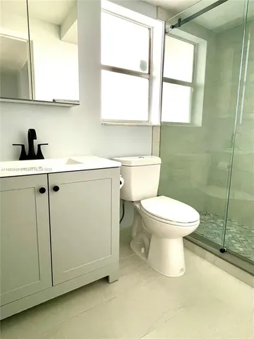 $1,400 | 8280 Sunrise Lakes Boulevard, Unit 307, Sunrise, FL 33322