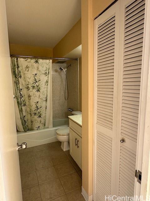 98-707 Iho Place, Unit 1004 Aiea, HI 96701 - Photo 10 of 20 a bathroom with a toilet and shower
