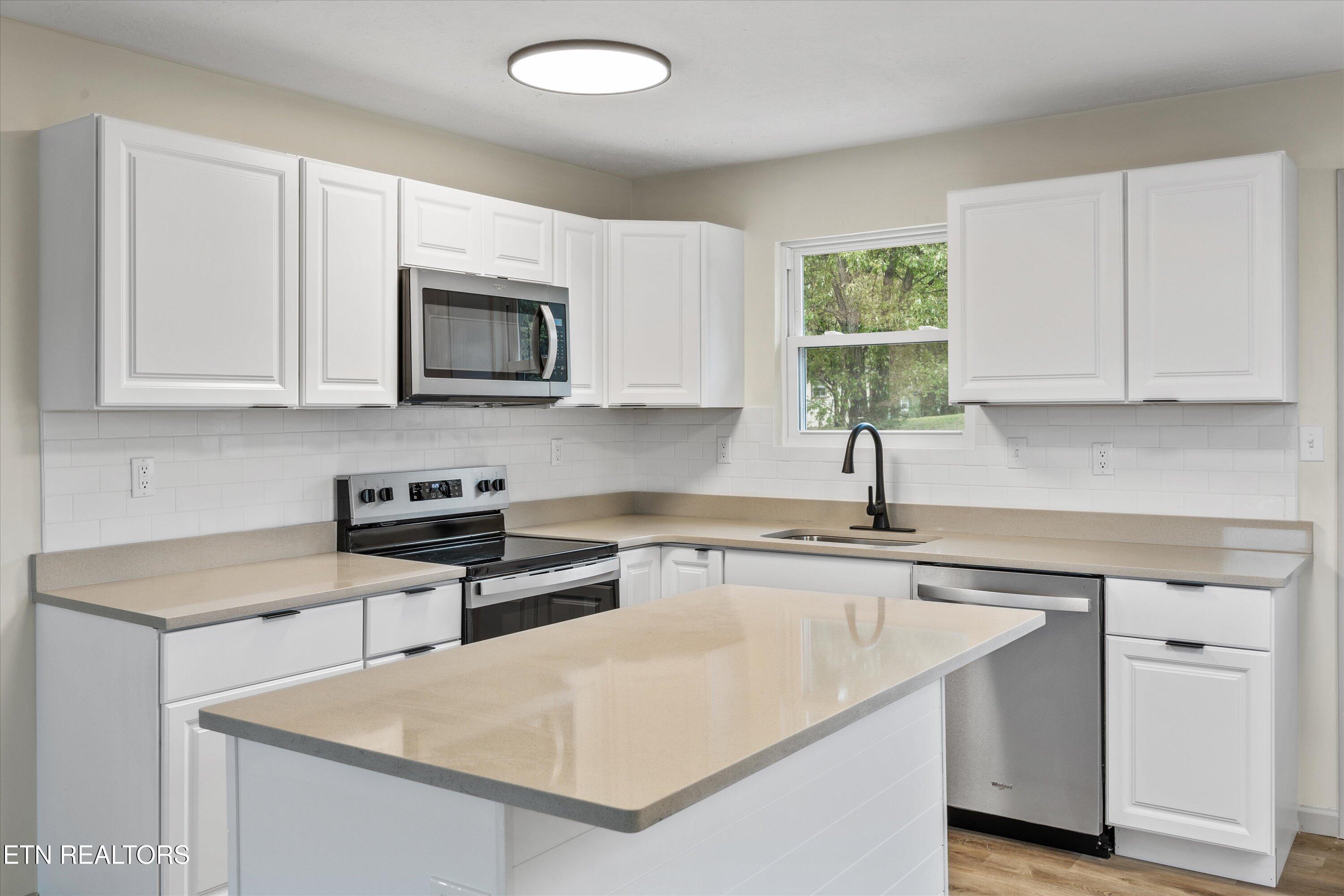 2145 Highland Road Maryville, TN 37801 - Photo 15 of 24 Kitchen