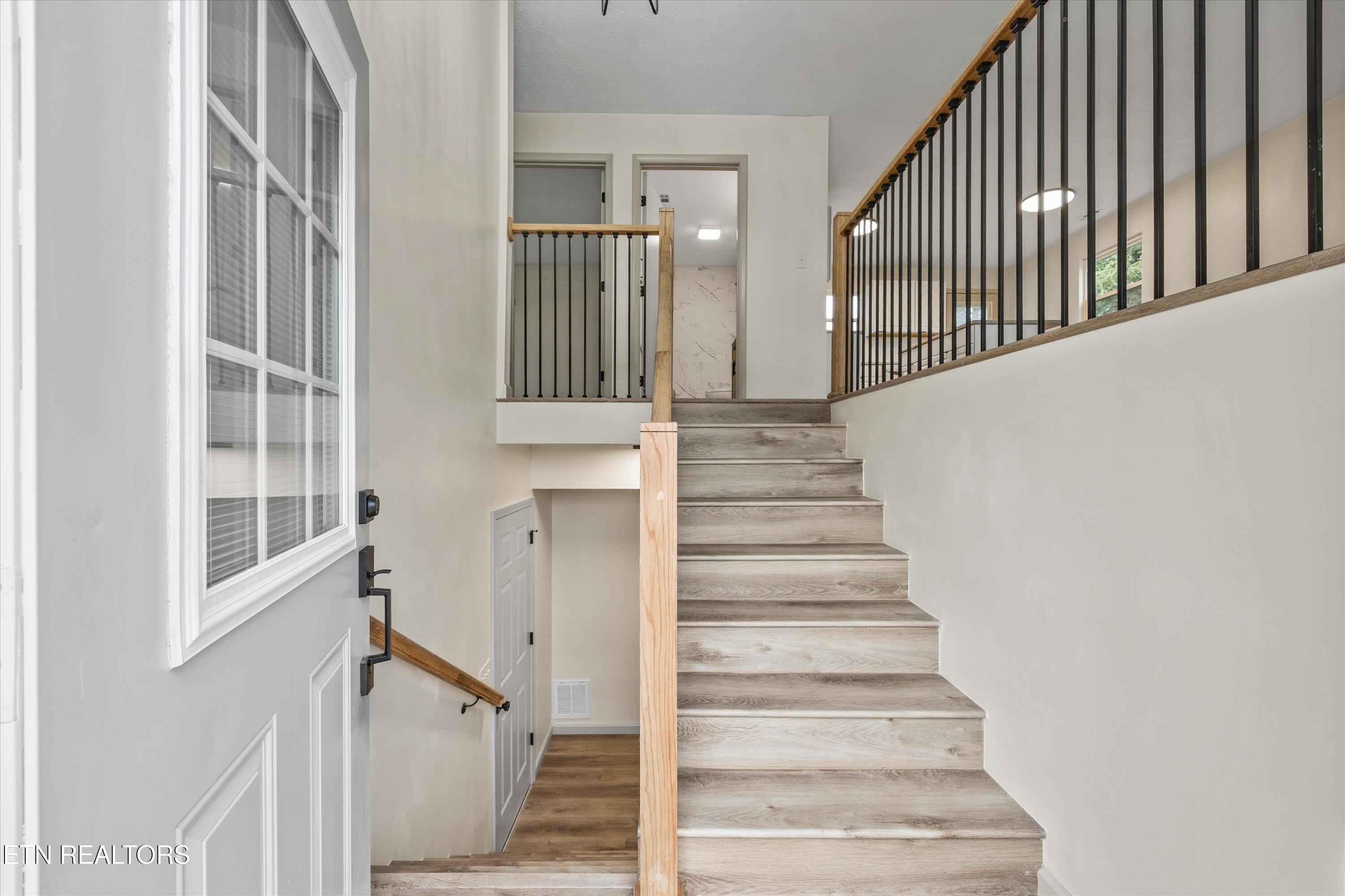 2145 Highland Road Maryville, TN 37801 - Photo 16 of 24 Front Entrance