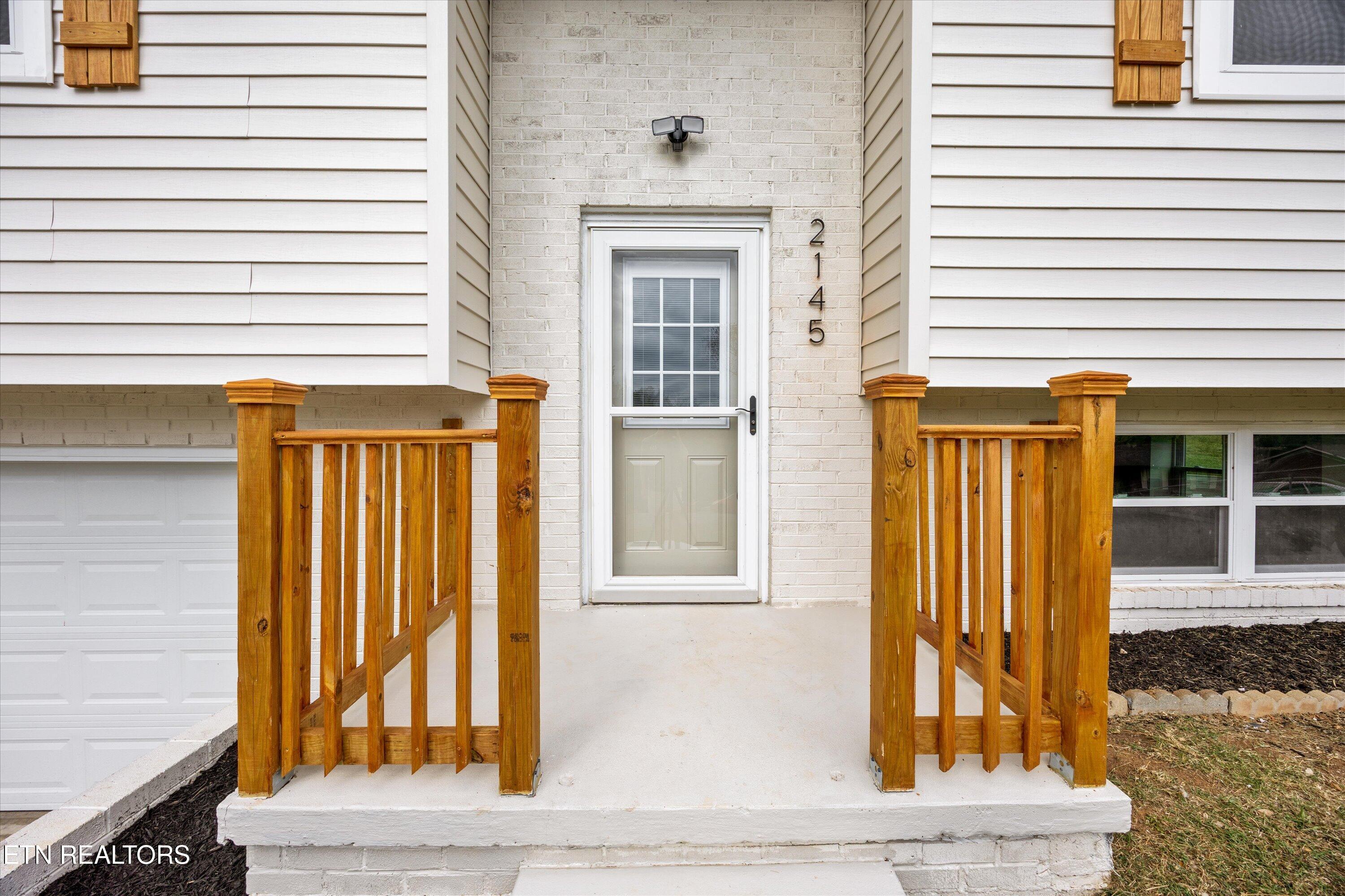 2145 Highland Road Maryville, TN 37801 - Photo 21 of 24 Front Door