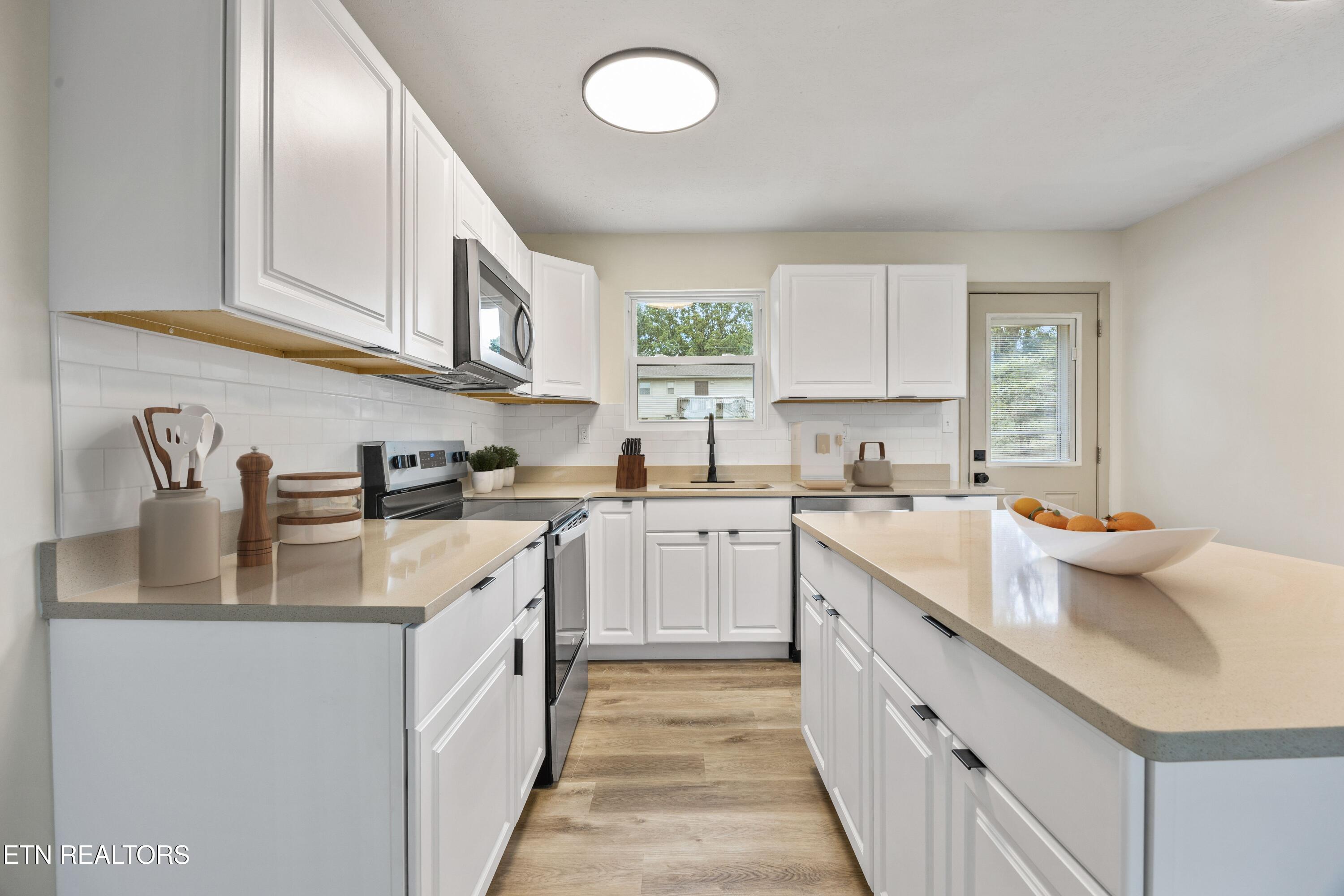 2145 Highland Road Maryville, TN 37801 - Photo 10 of 24 Kitchen