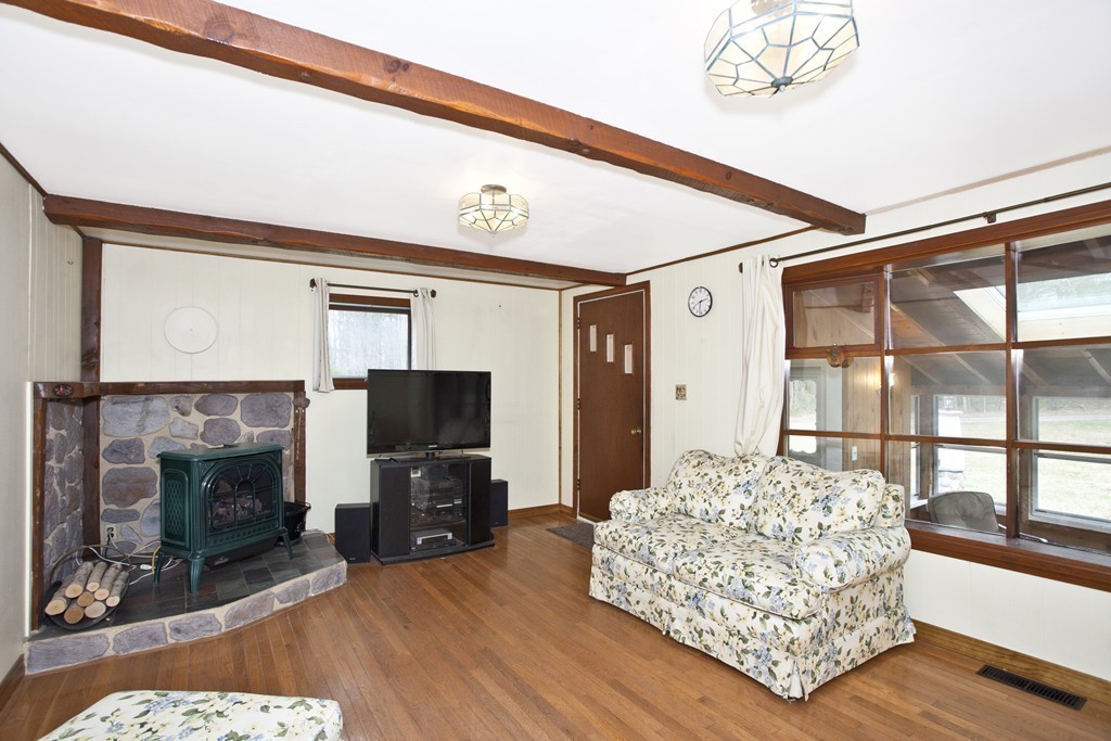 49 County Road Freetown, MA 02717 - Photo 9 of 25