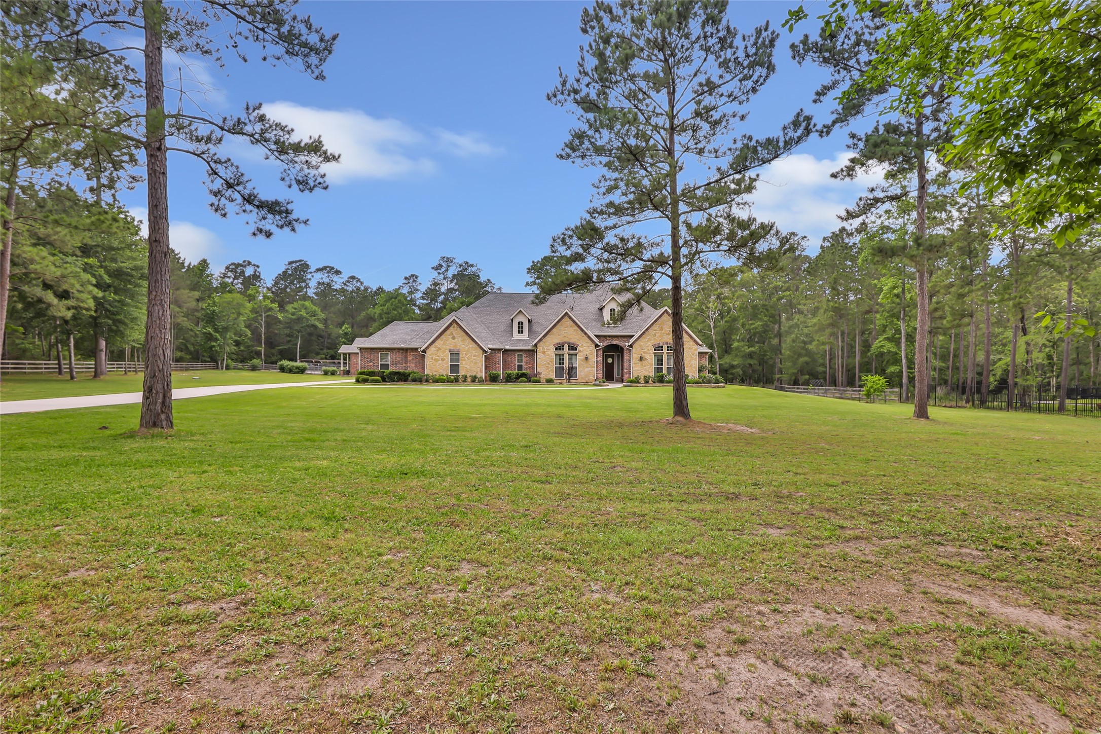 229 Sundog Road Huntsville, TX 77340 - Photo 2 of 50 Welcome Home to 229 Sundog Dr in Texas Grand Ranch