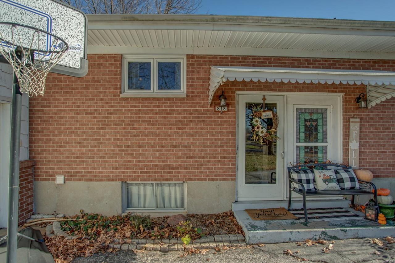 818 South Rapp Avenue Columbia, IL 62236 - Photo 3 of 44 Gallery Image 3