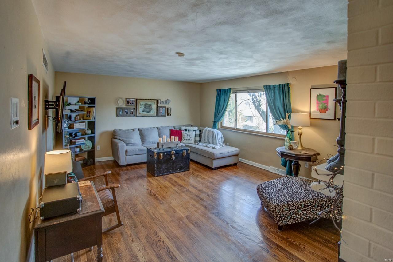 818 South Rapp Avenue Columbia, IL 62236 - Photo 6 of 44 Gallery Image 6