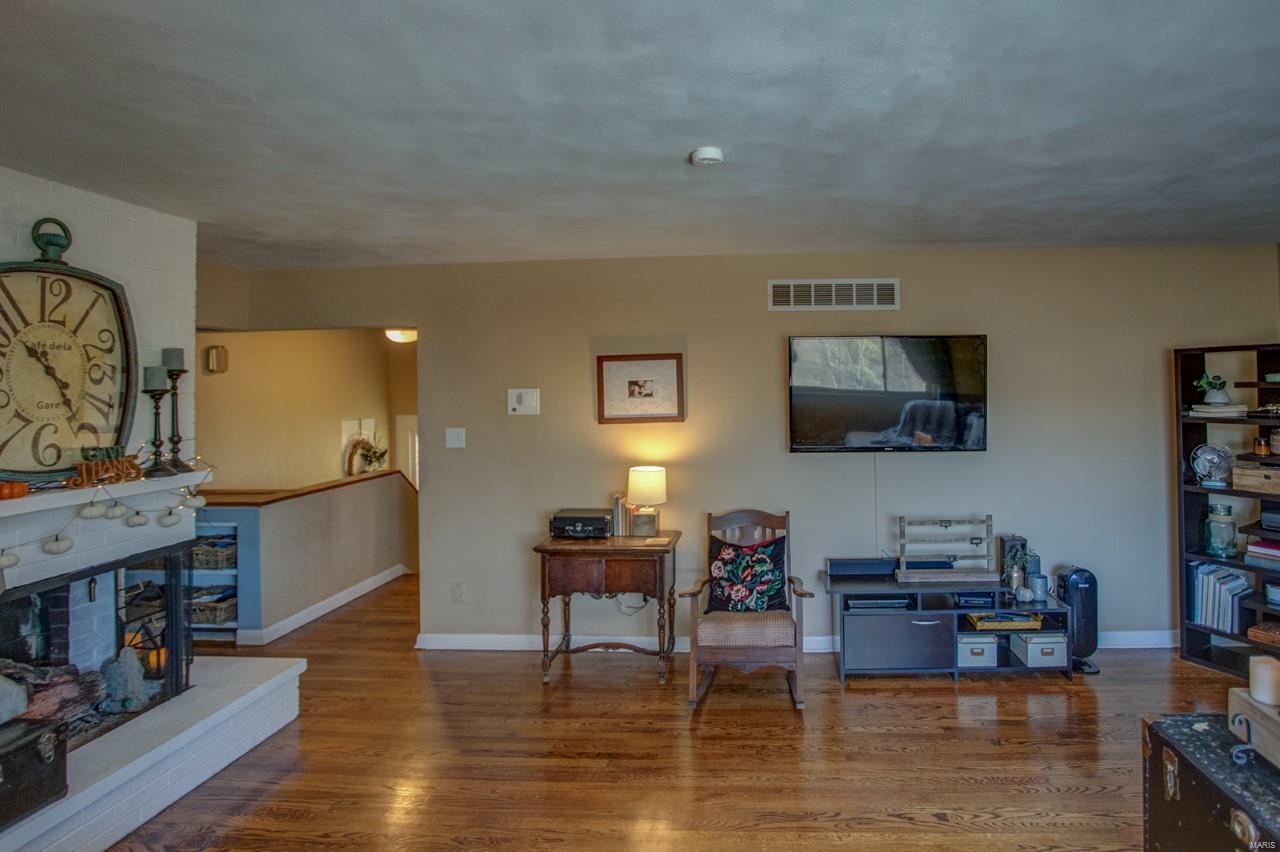 818 South Rapp Avenue Columbia, IL 62236 - Photo 10 of 44 Gallery Image 10
