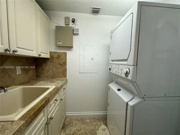 $8,000 | 6051 North Ocean Drive, Unit 704, Hollywood, FL 33019