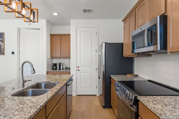 $2,800 | 2119 Hofstaat, New Braunfels, TX 78130