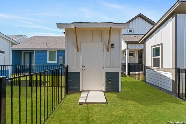 $2,800 | 2119 Hofstaat, New Braunfels, TX 78130