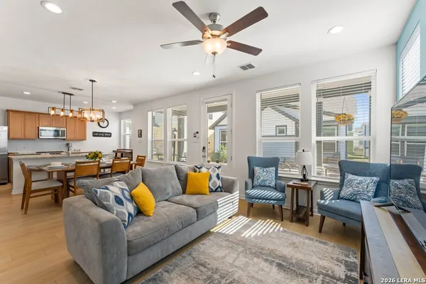 $2,800 | 2119 Hofstaat, New Braunfels, TX 78130