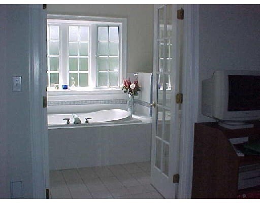 23 Indian Rock Road Natick, MA 01760 - Photo 3 of 5