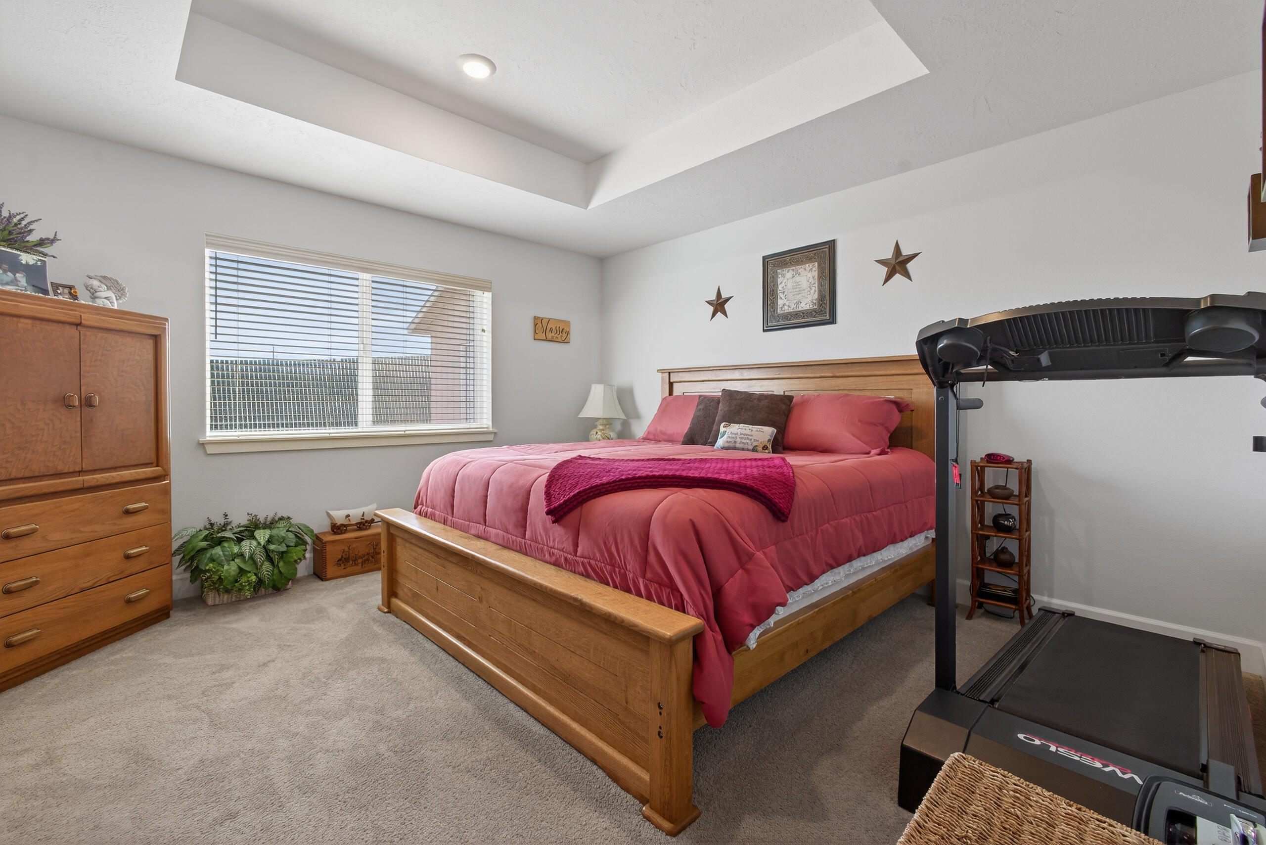 1225 Northwest Willow Parkway Road Madras, OR 97741 - Photo 21 of 31 Primary Bedroom