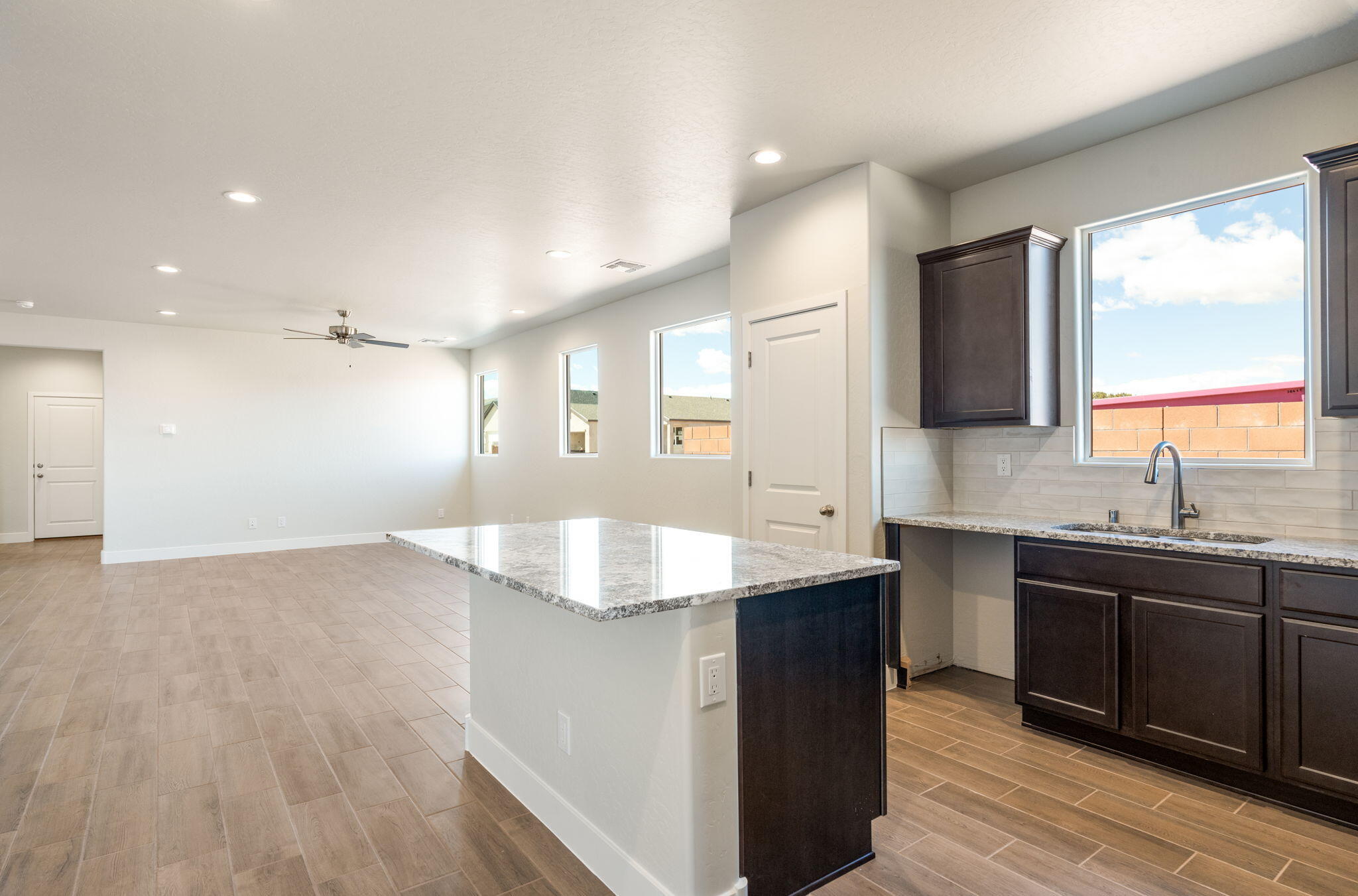 6932 Sydney Drive Northeast Rio Rancho, NM 87144 - Photo 8 of 27 Gallery Image 8