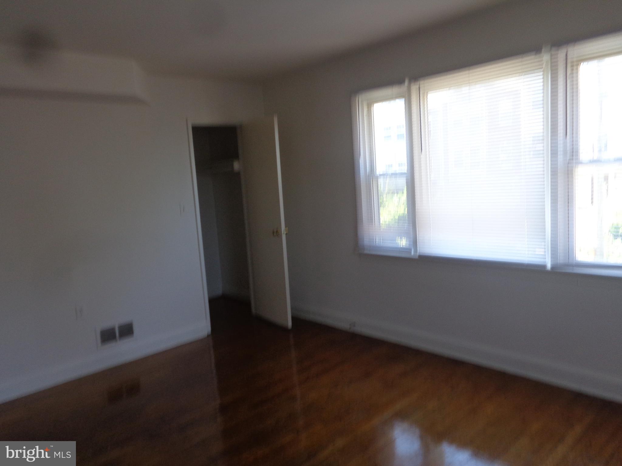5024 Astor Place Southeast Washington, DC 20019 - Photo 11 of 19 Another vacant unit living room picture