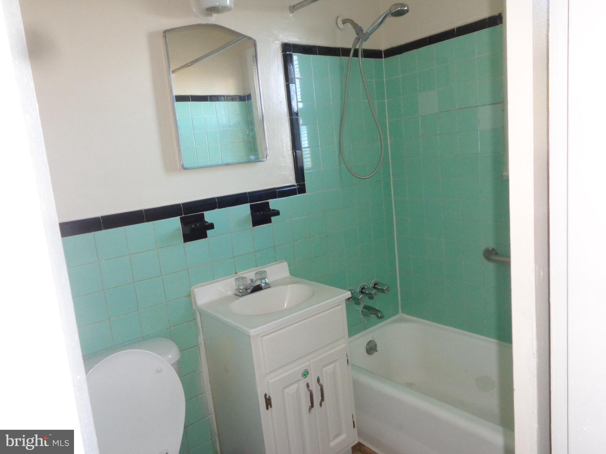 5024 Astor Place Southeast Washington, DC 20019 - Photo 14 of 19 Vacant unit bathroom