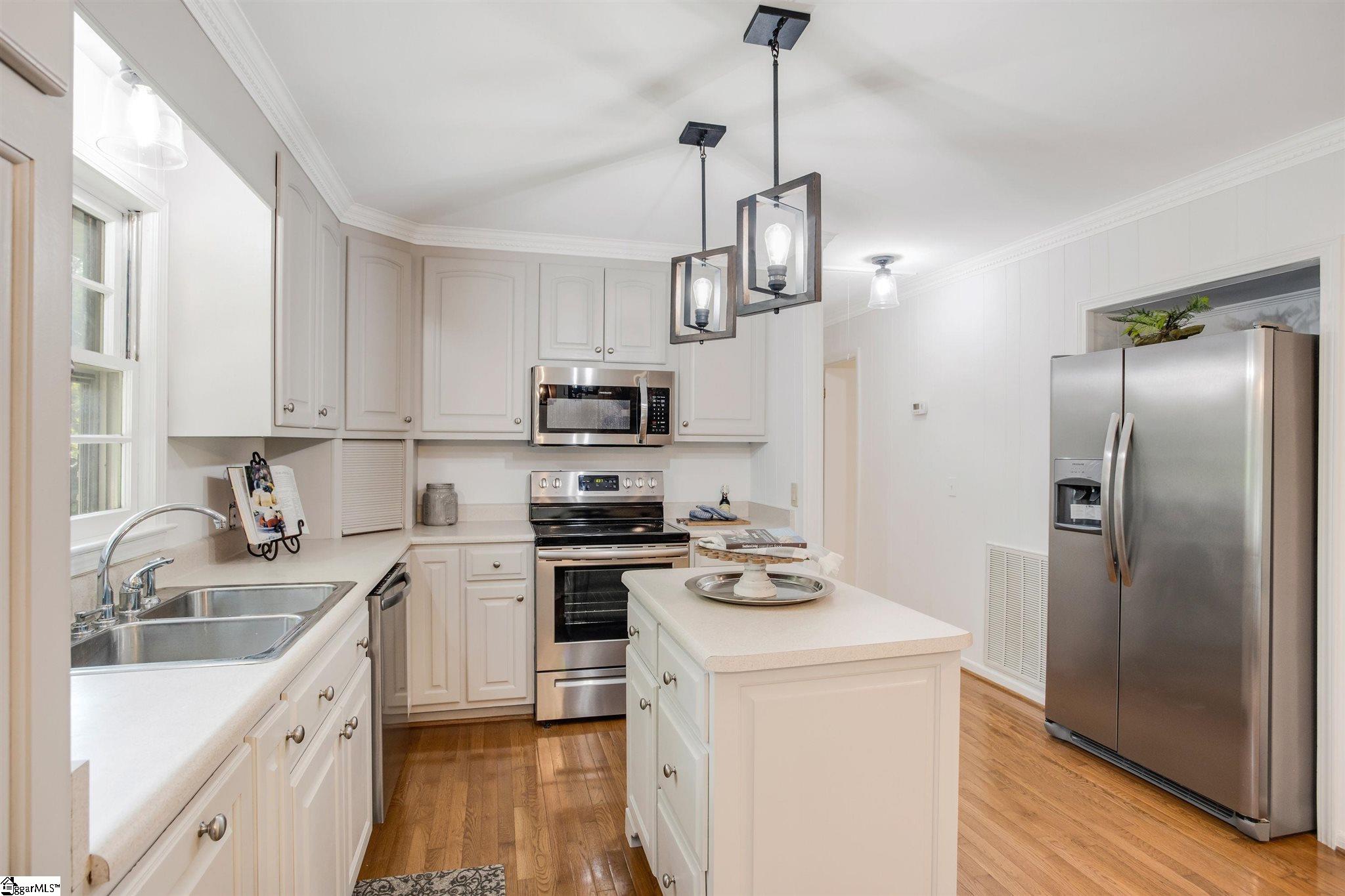 1071 Ireland Road Pickens, SC 29671 - Photo 8 of 35