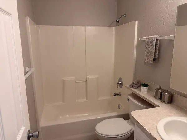 $1,950 | 125 Southeast Millwood Terrace, Stuart, FL 34997