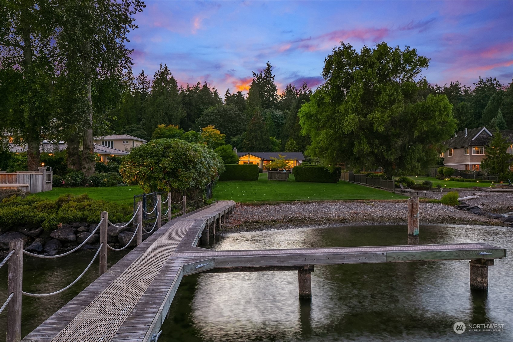 5300 Butterworth Road Mercer Island, WA 98040 - Photo 35 of 36 a view of a yard with plants