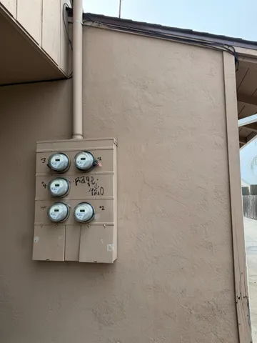 a view of a utility room with washer and dryer