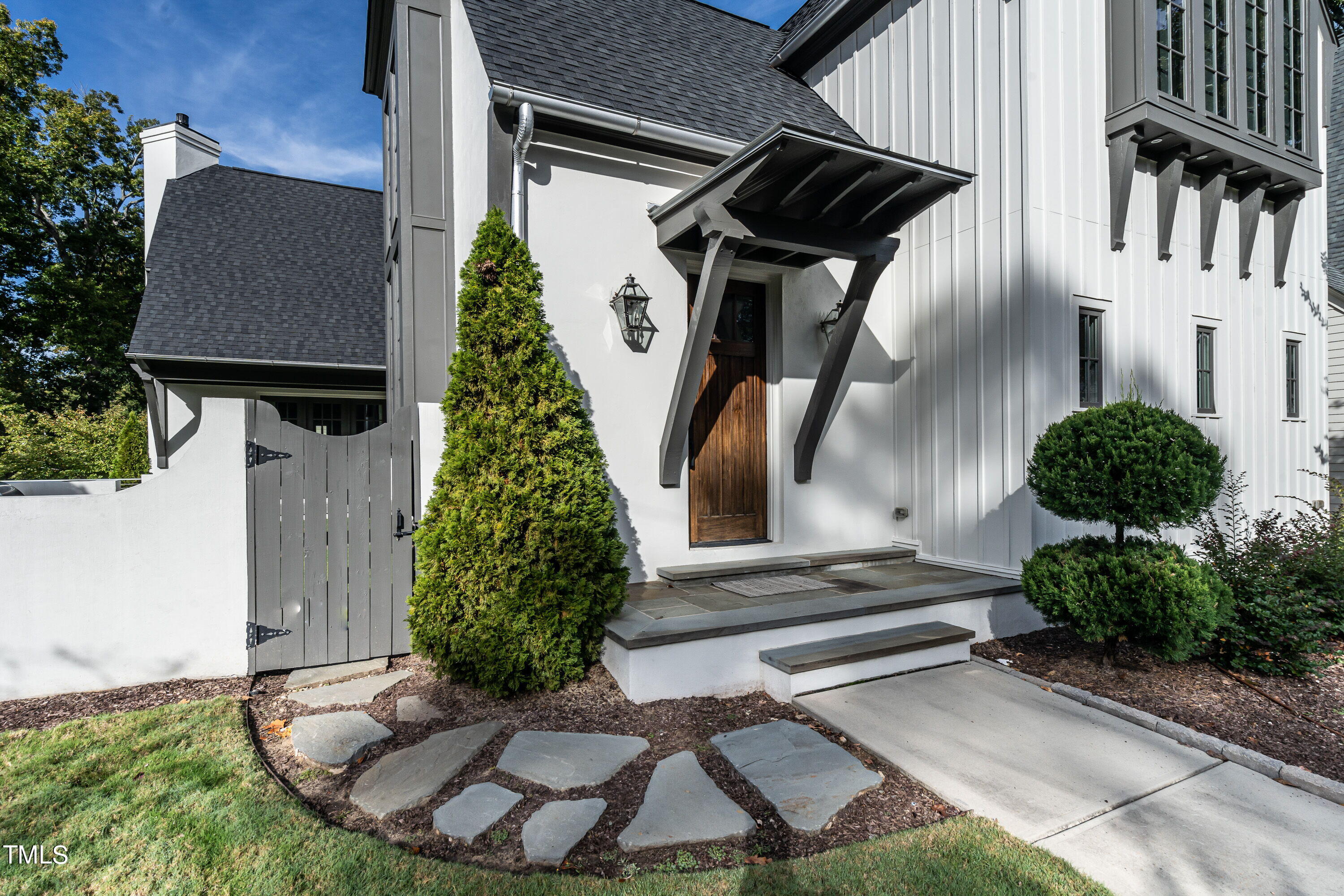 2009 Alexander Road Raleigh, NC 27608 - Photo 4 of 42 Front Enty