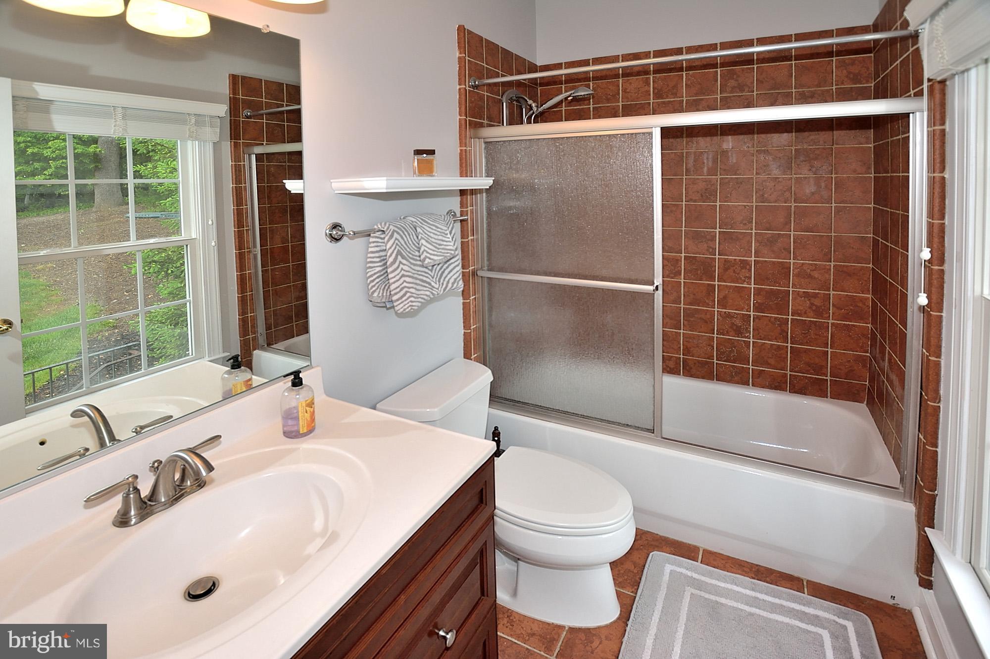 8834 Rommel Drive Lorton, VA 22079 - Photo 22 of 30 Bath