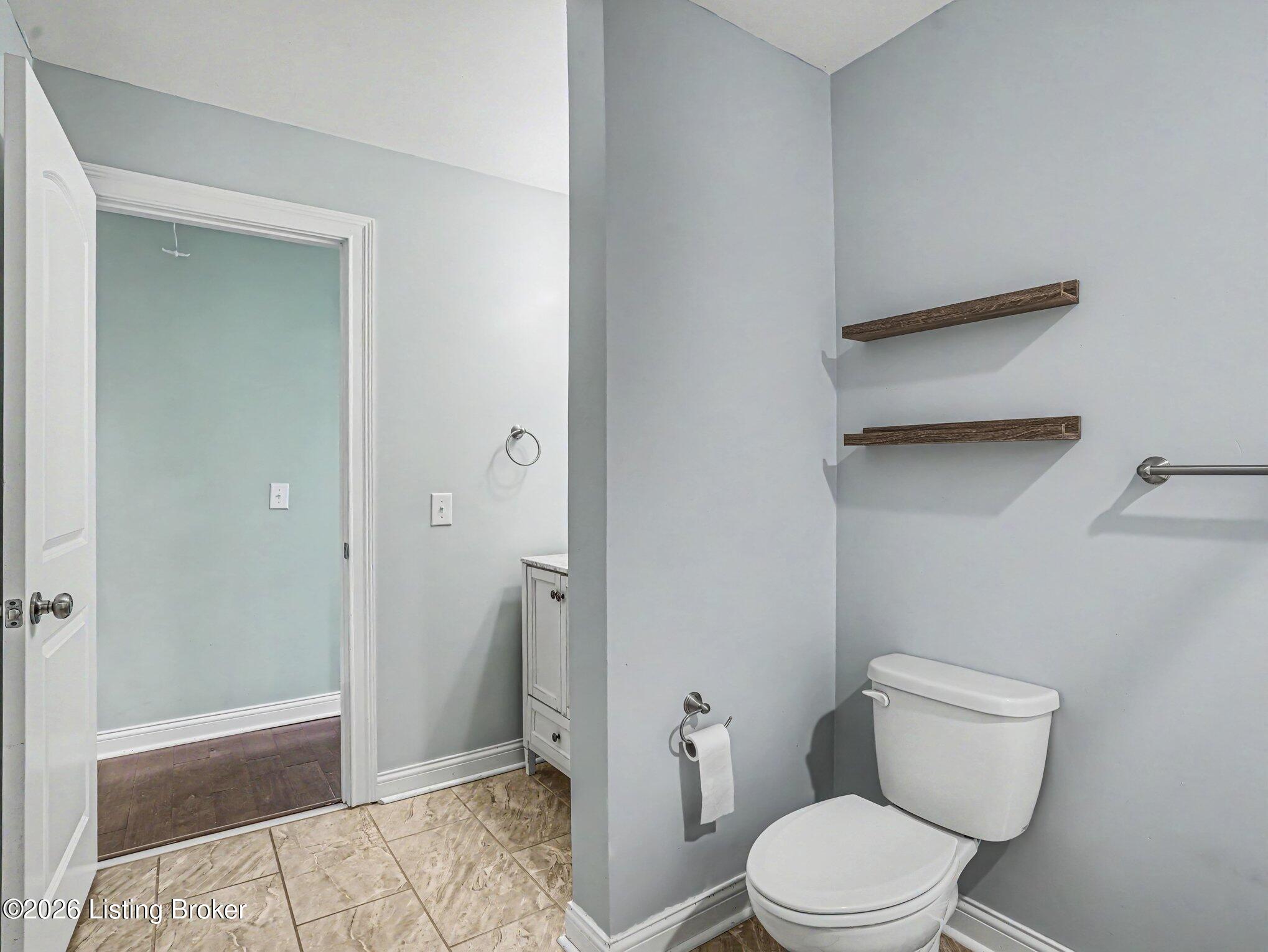 4624 Dohn Road Louisville, KY 40216 - Photo 24 of 34 020_file_3329