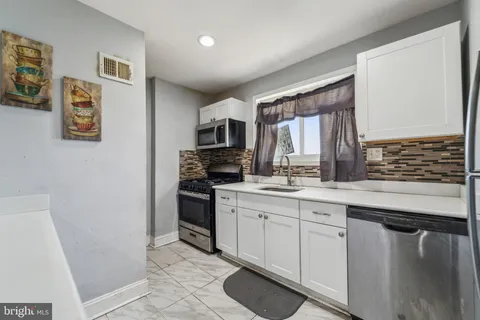 $260,000 | 818 Neptune Avenue, Oxon Hill, MD 20745