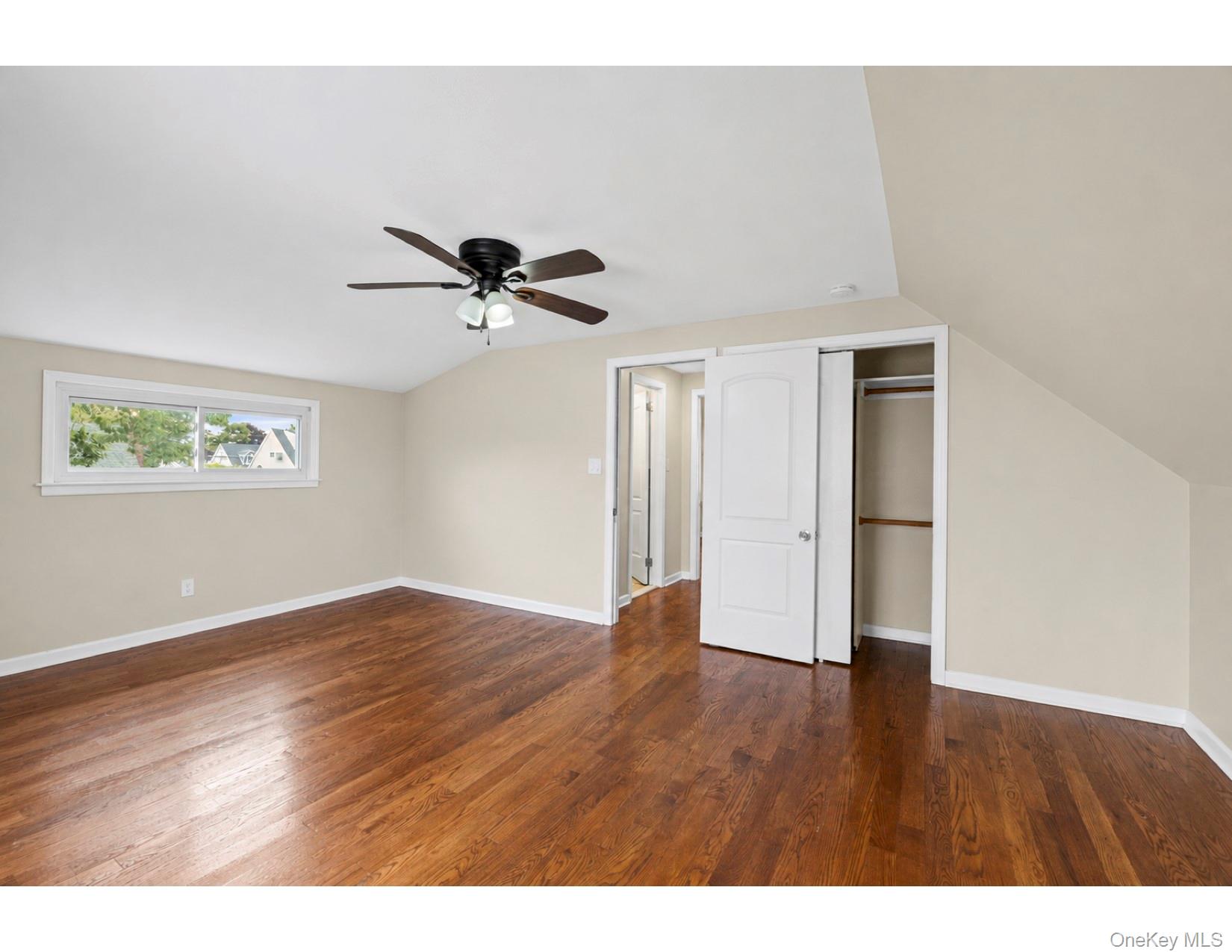 85 Todd Road Valley Stream, NY 11580 - Photo 18 of 29