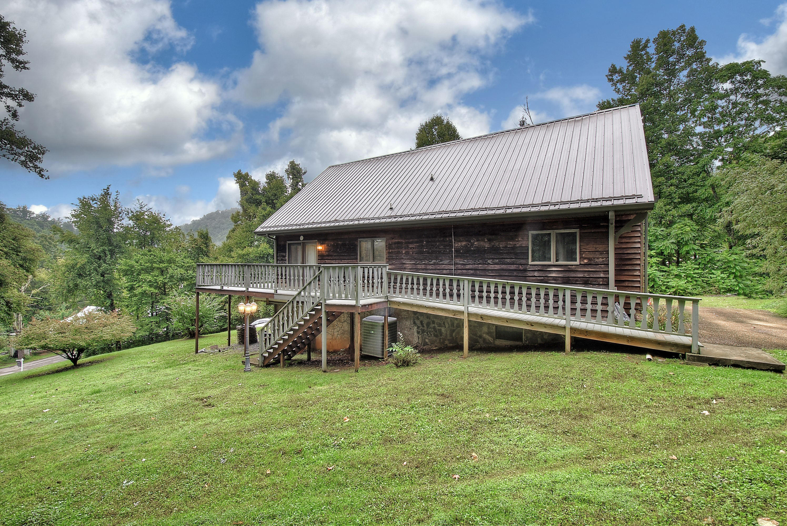183 Roy Bowers Road Elizabethton, TN 37643 - Photo 36 of 39 DSC_0130_1_2_1 (1)
