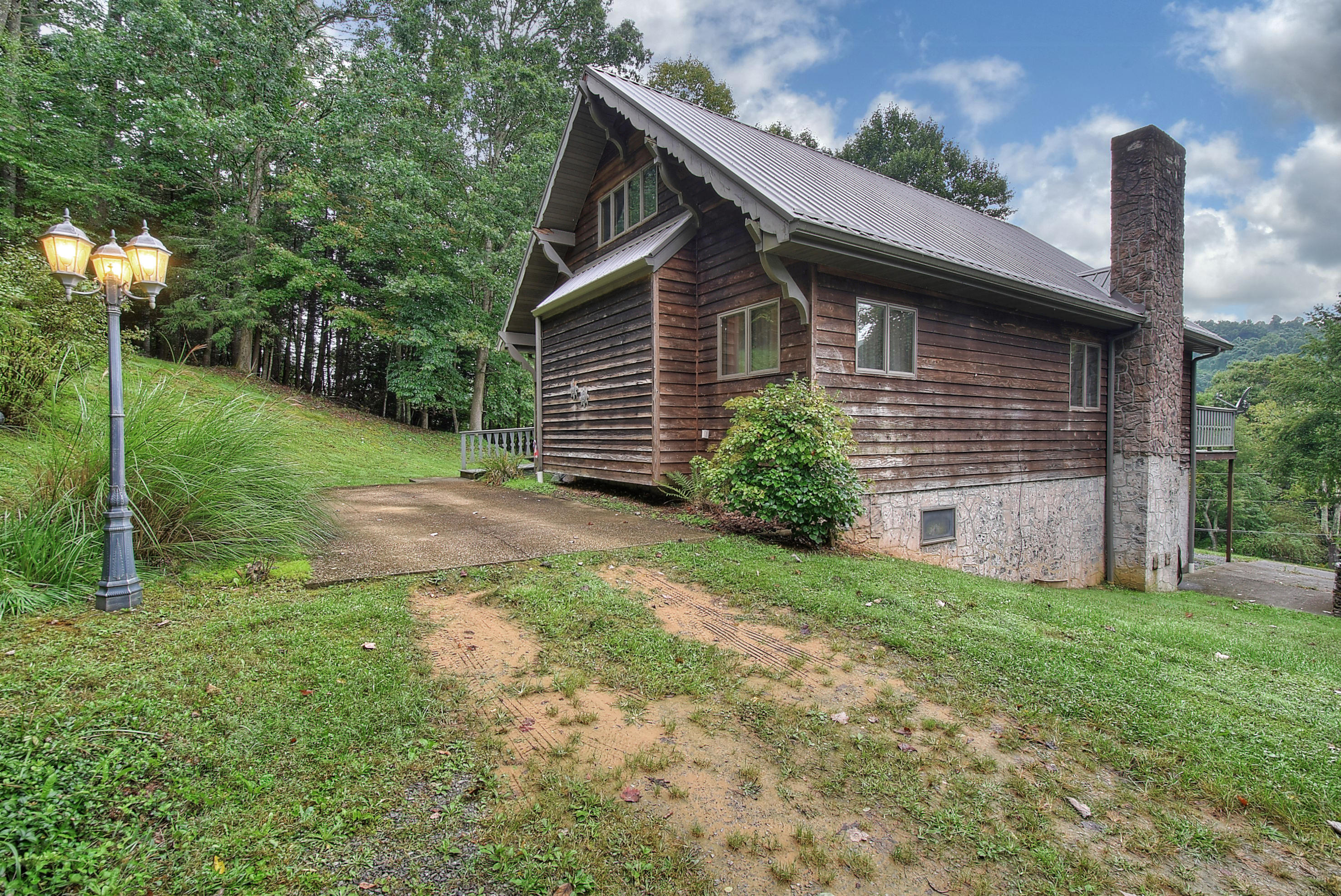 183 Roy Bowers Road Elizabethton, TN 37643 - Photo 37 of 39 DSC_0133_4_5 (1)
