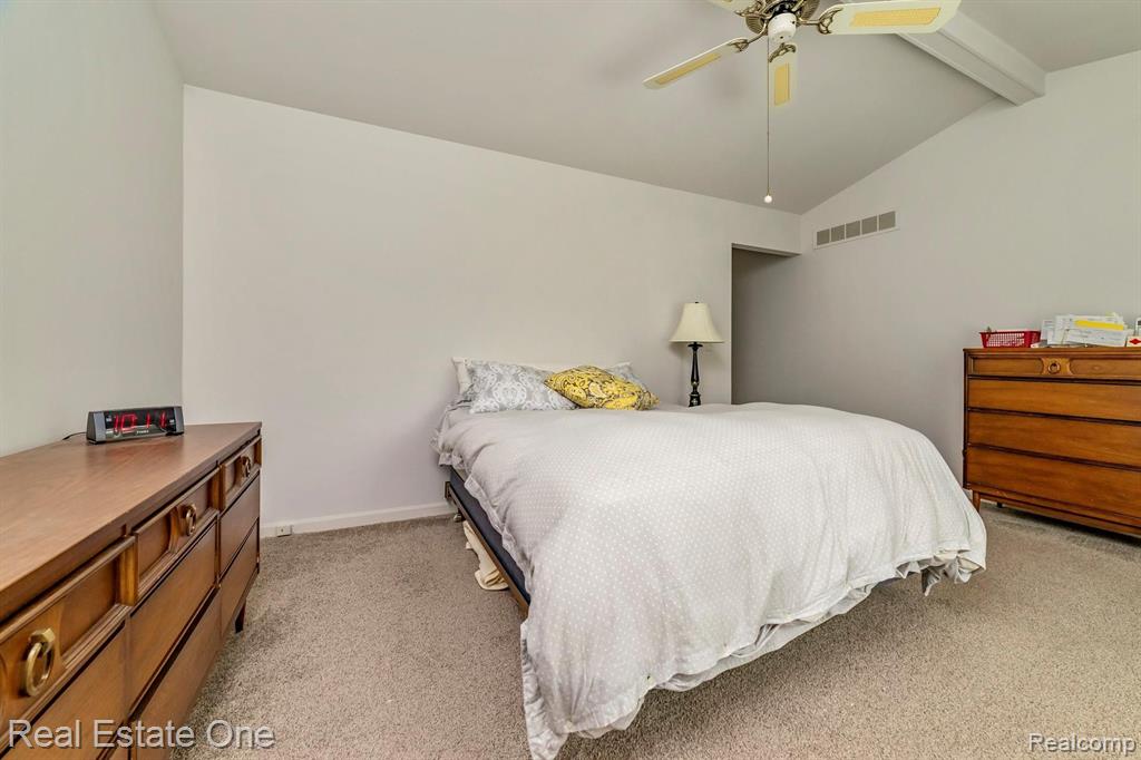 2126 London Bridge Drive Rochester Hills, MI 48307 - Photo 14 of 27